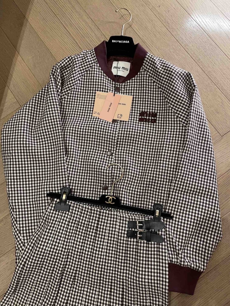 Miu Miu Houndstooth Pleated Mini Skirt