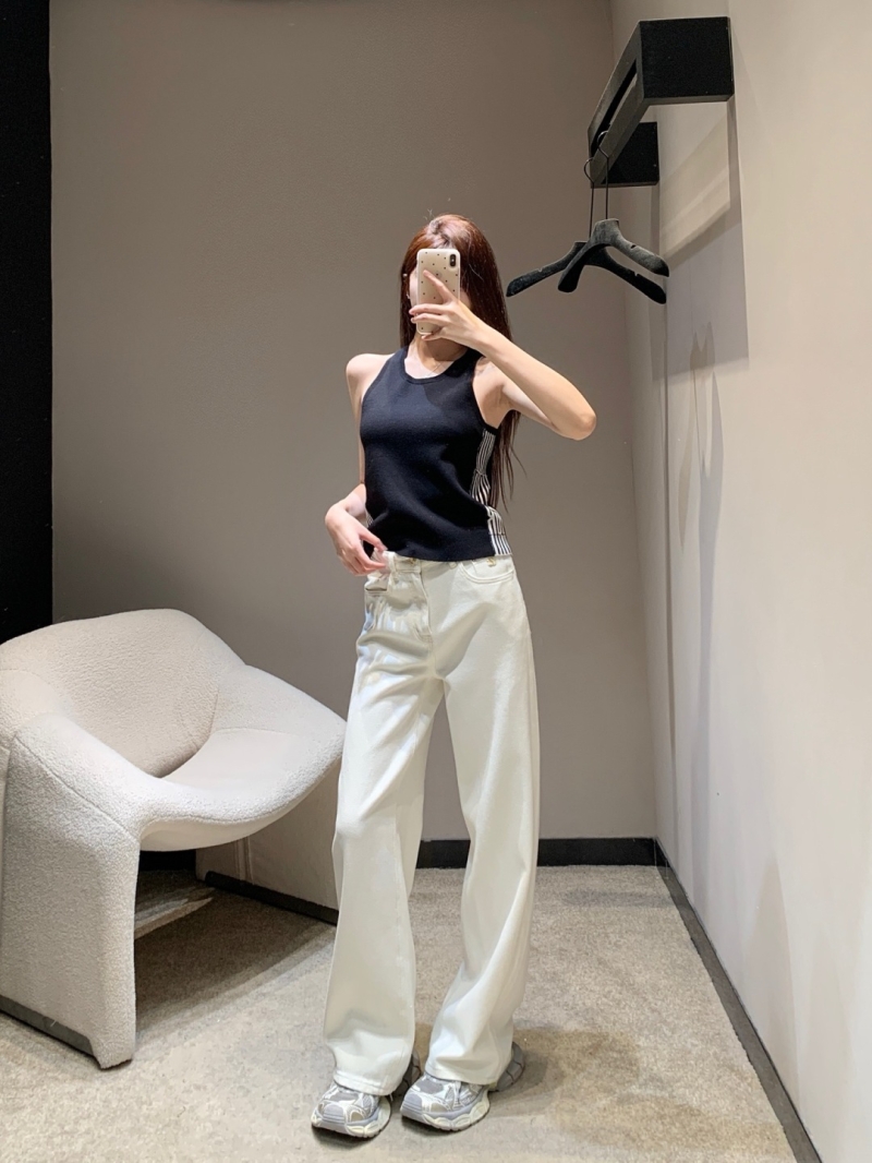 Dior 2025 Spring/Summer Chic U-Neck Tank Top in Monochrome. Black