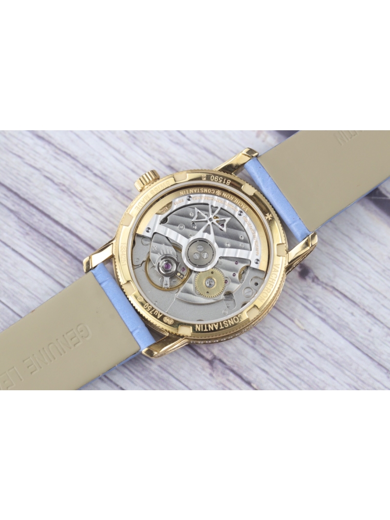 Vacheron Constantin TRADITIONNELLE QUARTZ Ultra-Thin Series light blue