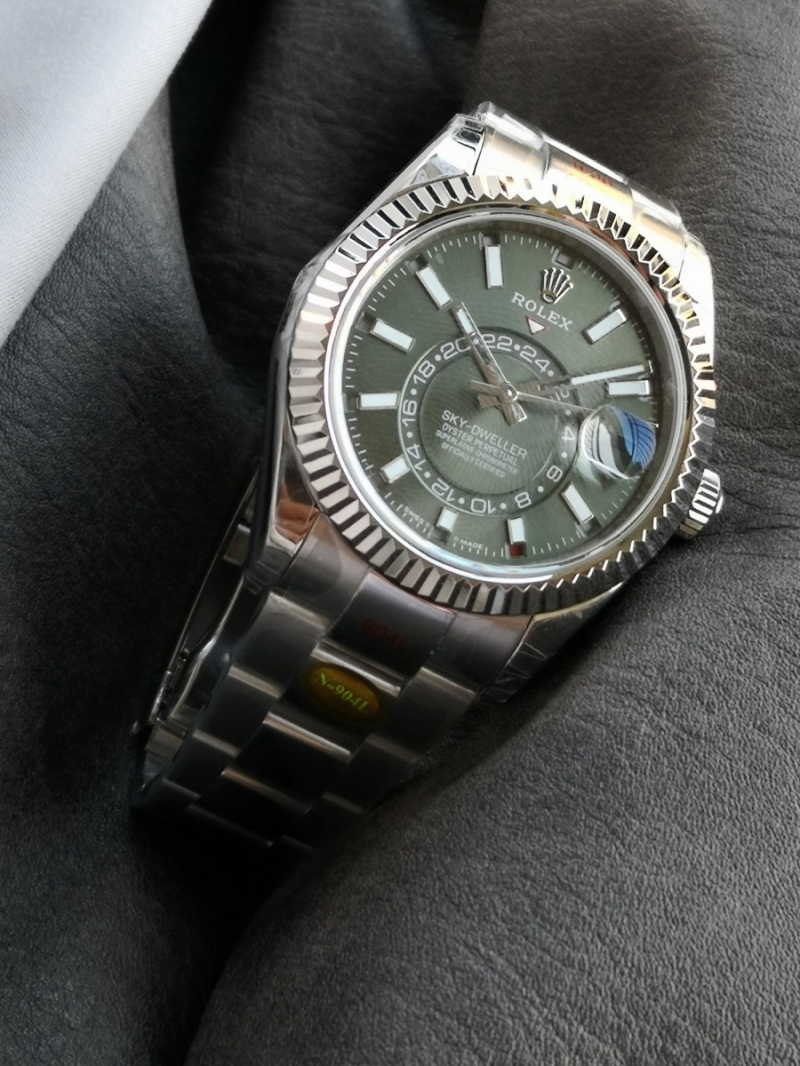 Rolex Oyster Perpetual Sky-Dweller with Original Dimensions Platinum Green