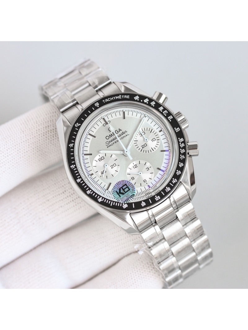 Omega Speedmaster Moonwatch Professional 42mm white