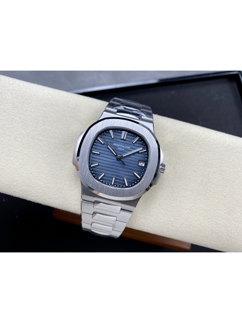 Patek Philippe Nautilus 5811/1G White Gold 41mm Self Winding