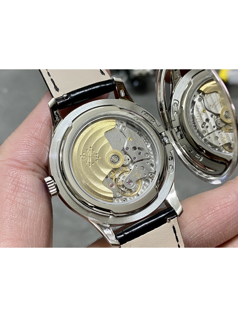 Patek Philippe Calatrava 5227G 39 mm