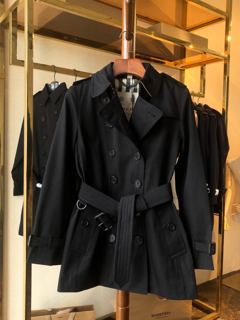 Burberry Women's Sandringham Short Heritage Trench Coat black