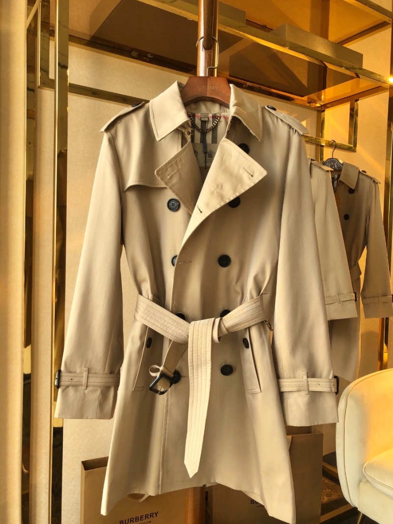 Burberry Men's Sandringham Collection Mid-Length Black Trench Coat beige