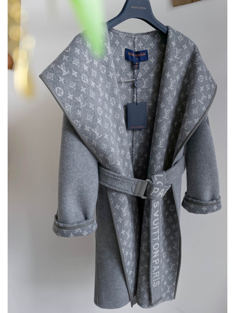 Louis Vuitton LV Classic Monogram Wool Hooded Coat with Reversible Wear and Belted Letter Design 