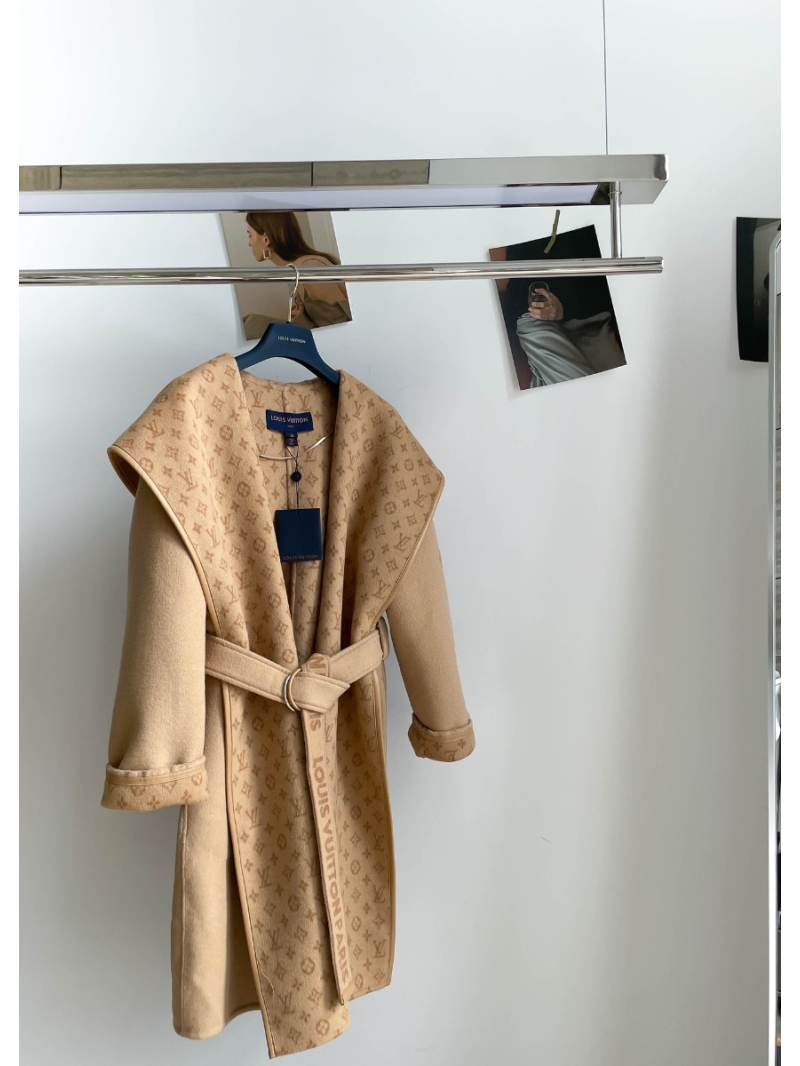 Louis Vuitton LV Classic Monogram Wool Hooded Coat with Reversible Wear and Belted Letter Design Beige