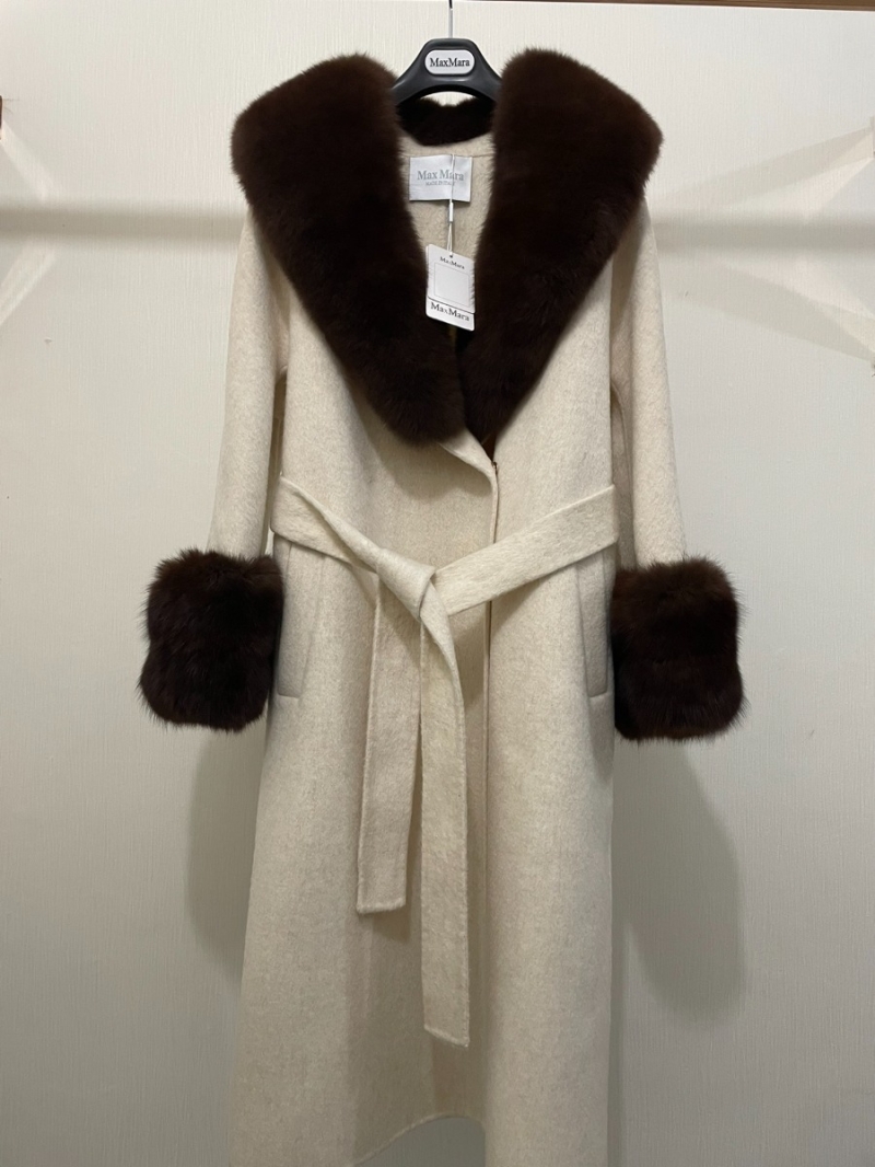 Max Mara Imported Italian Luxury Fox Fur Collar Coat. Beige