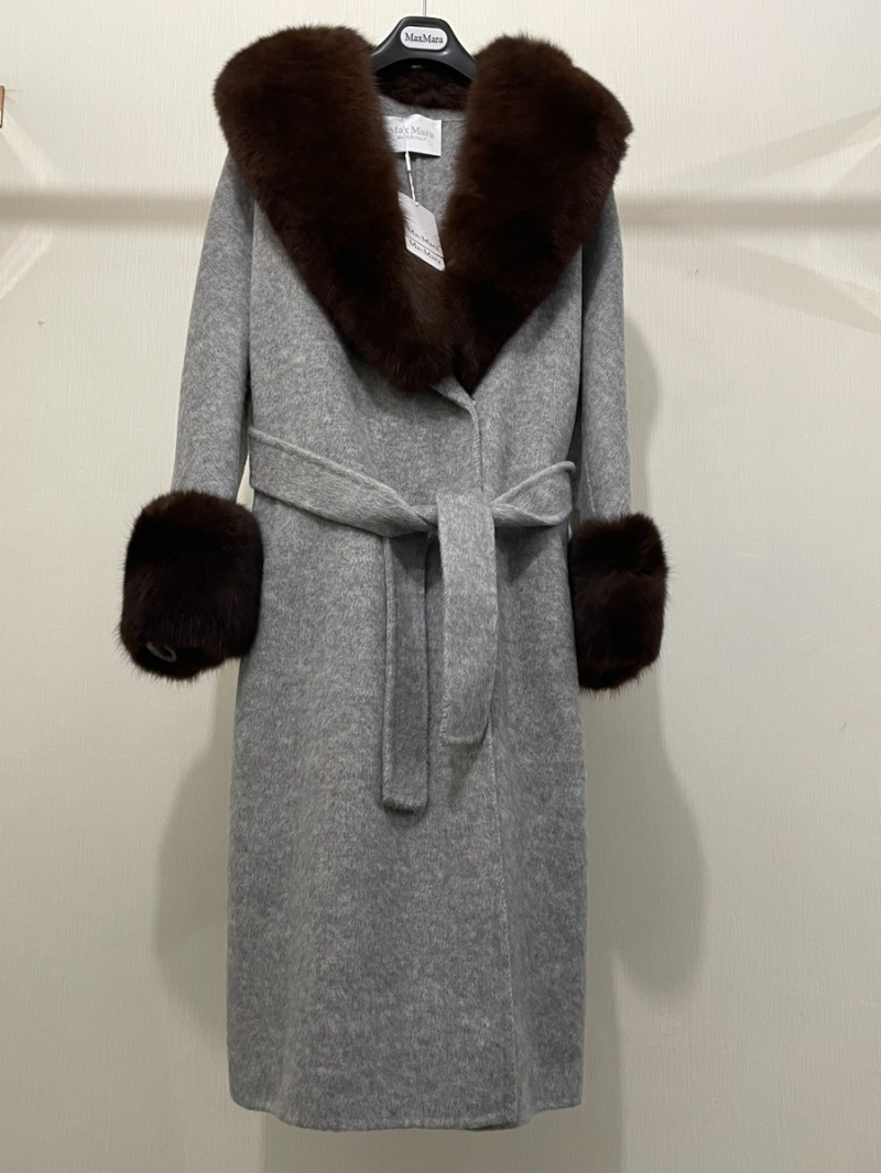 Max Mara Imported Italian Luxury Fox Fur Collar Coat. Advnc Grey