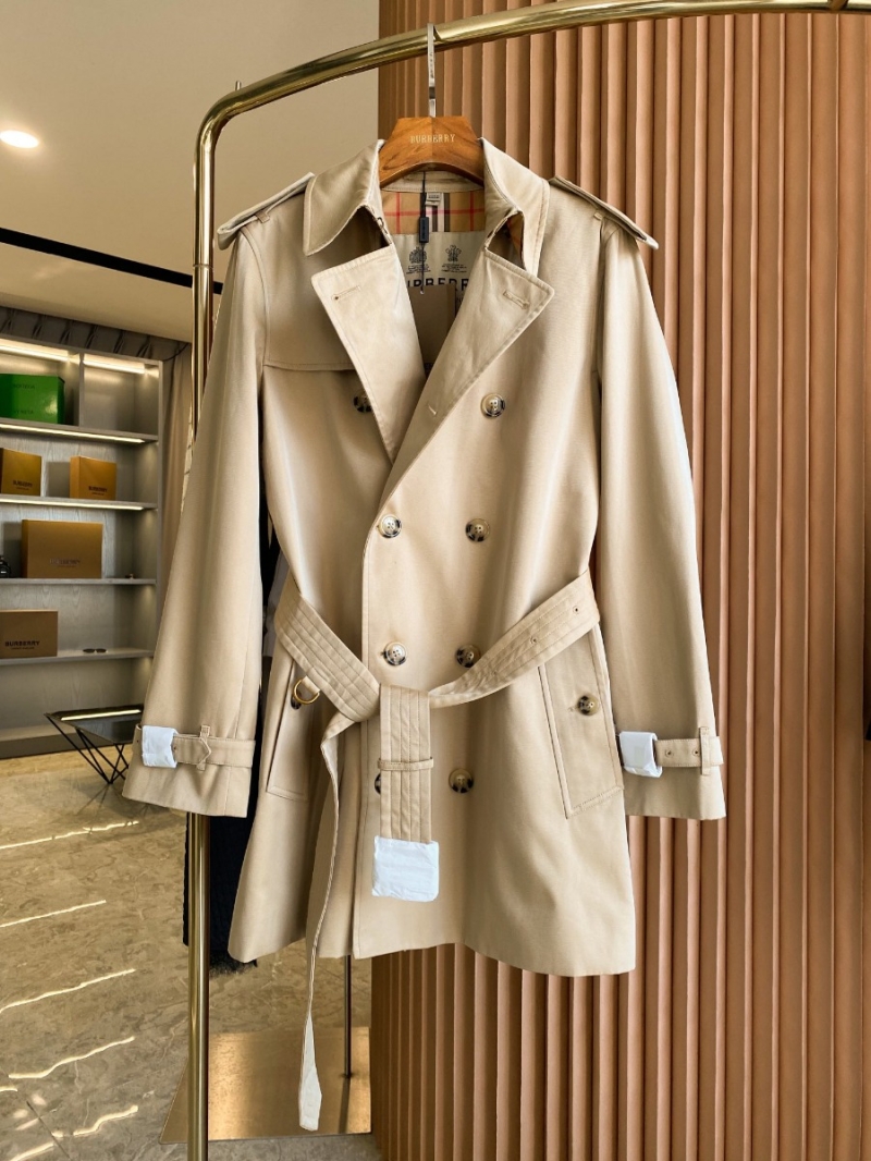 Burberry Heritage Trench Coat – Kensington Fit. Beige