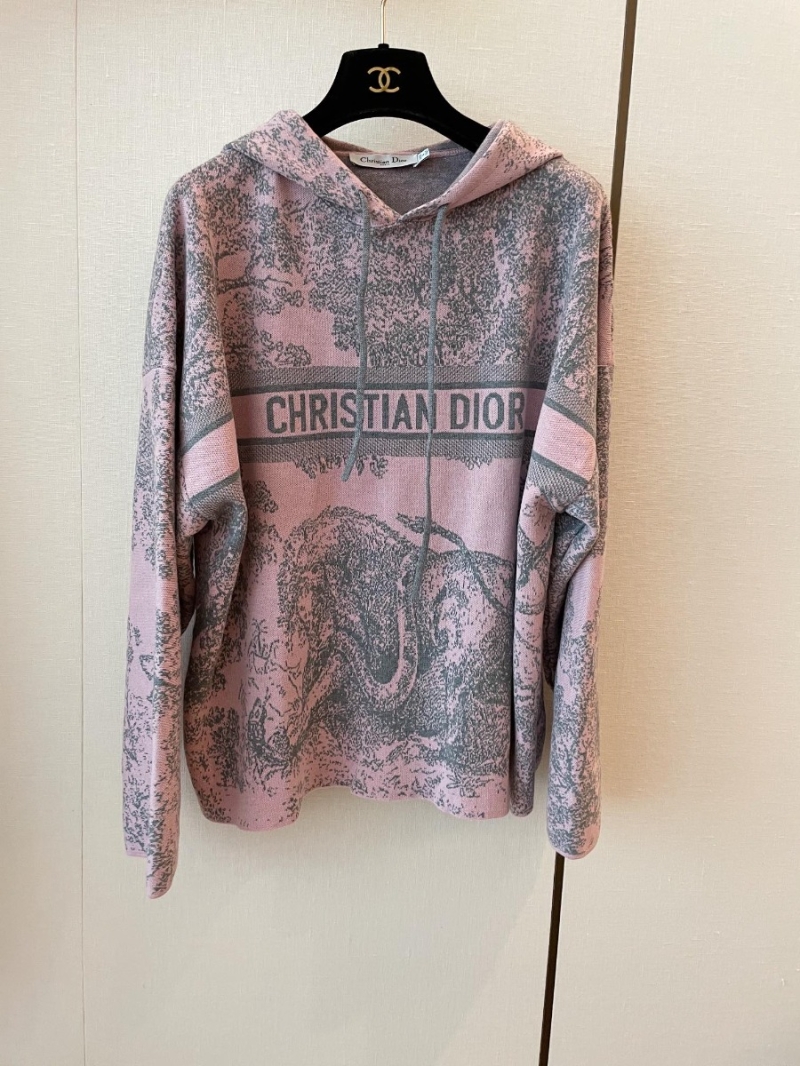 DIOR's Starry New Jungle Jacquard Suit – Embrace the Wild Elegance