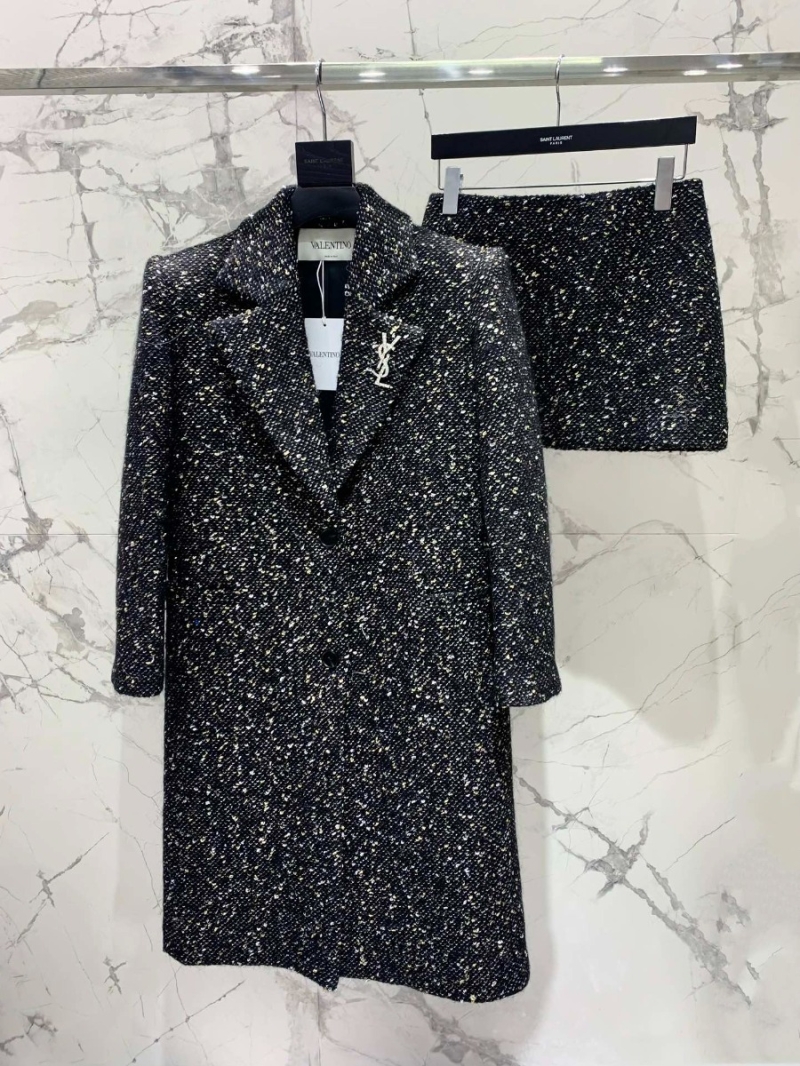 VALENTINO Haute Couture Pure Wool Coat with Silver and Gold Thread Fish Scale Texture Black