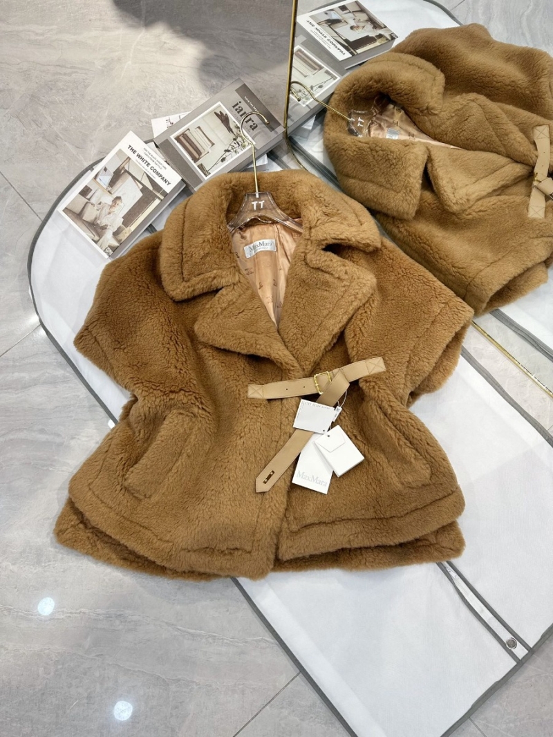 Max Mara 2023 Teddy Bear Design Cloak