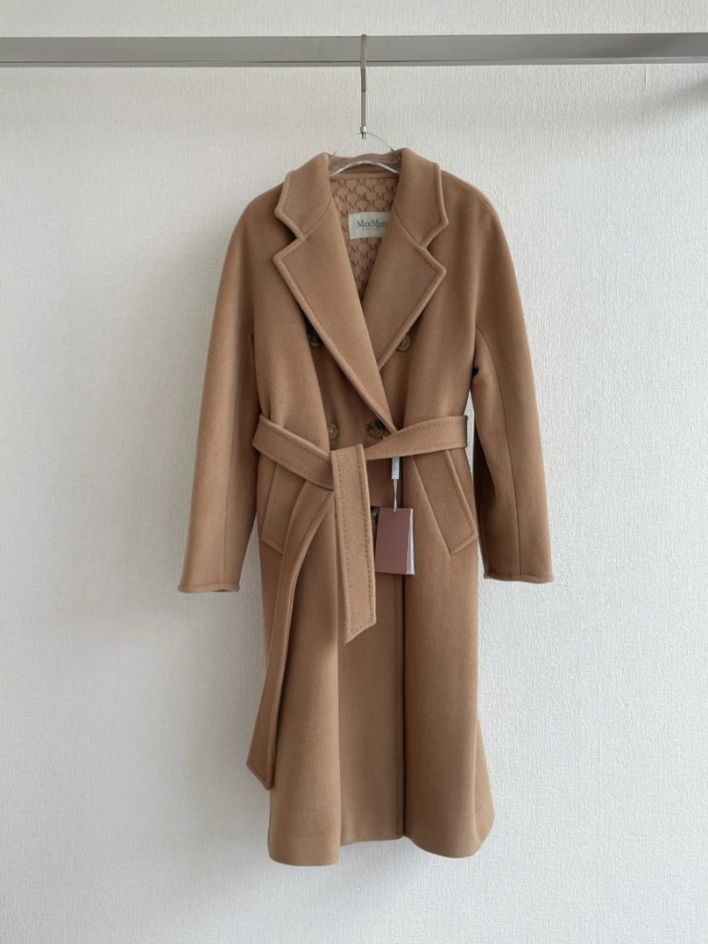 Max Mara Cashmere Coat with Horn Buttons. Khaki