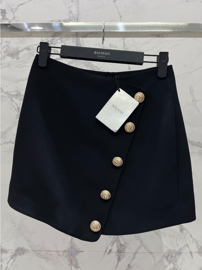Balmain Autumn/Winter Collection Custom-Tailored Classic Black Skirt with Lion Head Hardware.