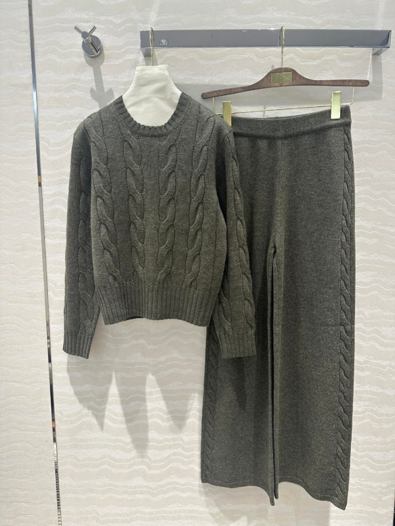 Loro Piana Cashmere Cable Knit Lounge Set. Khaki