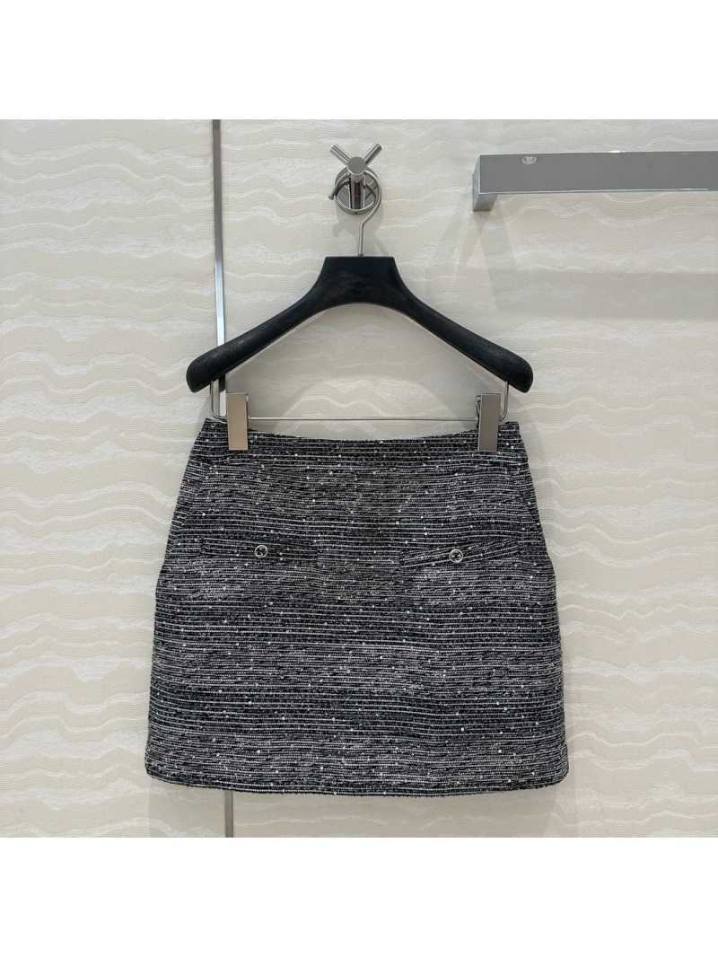 Gucci GG Silver Thread Wool Blend Tweed Mini Skirt