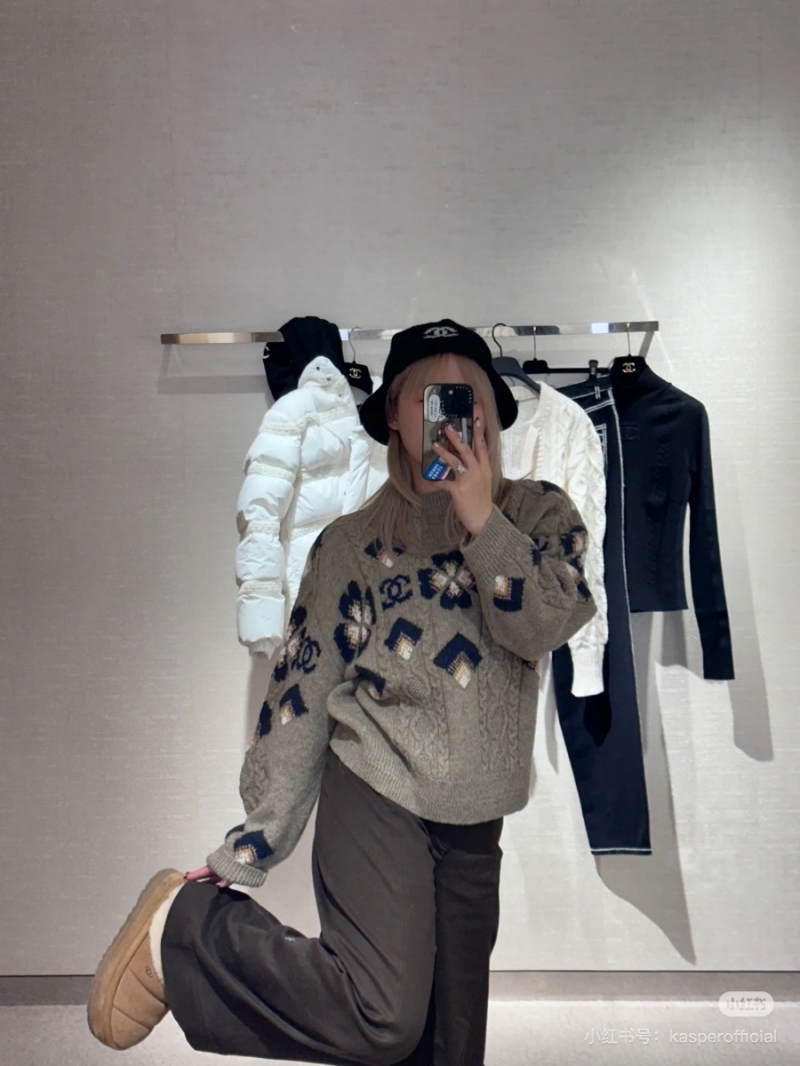 Chanel Coco 24N Coconeige Ski Collection Elegant Hooded Knit Sweater - Grey