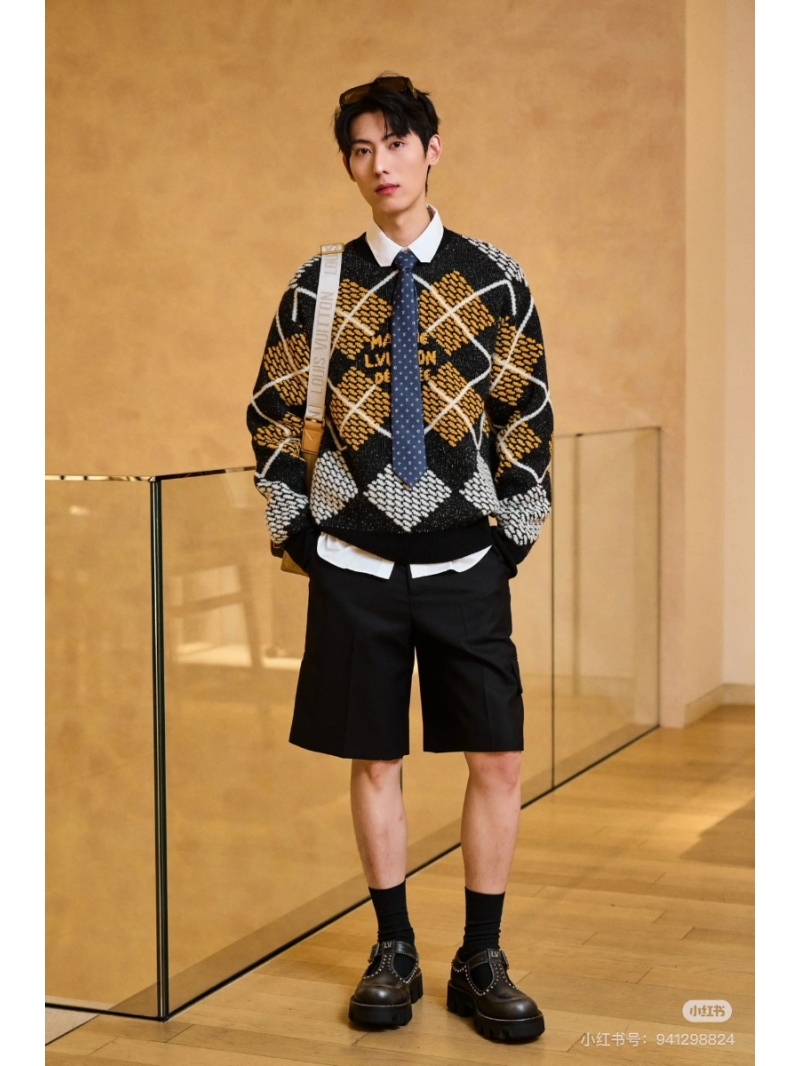 Louis Vuitton LV Ski Collection Stylish Argyle Monogram Wool Sweater - Black & Yellow