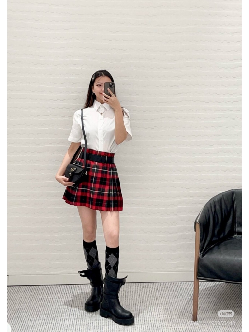 Dior Miss Dior Collection Elegant Pleated Wool Mini Skirt with Leather Belt Red-black Plaid