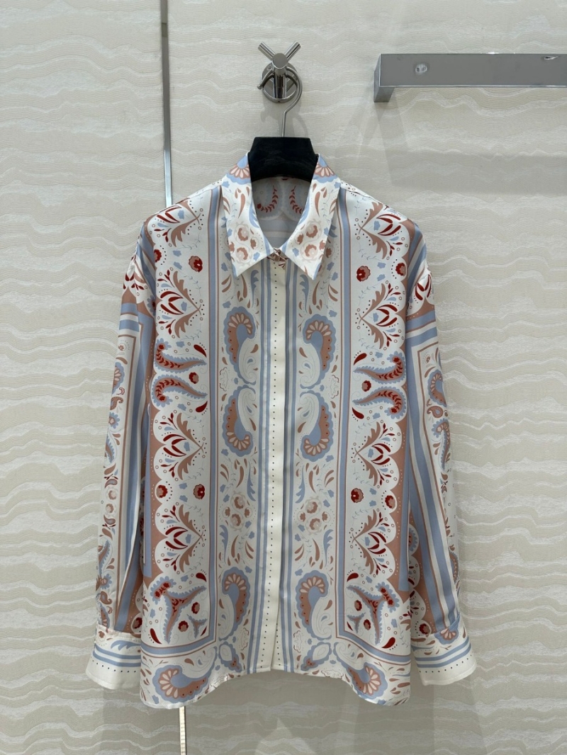 Hermès Early Spring Collection Elegant Silk Shirt with Tiger Print and Silk Twill Fabric