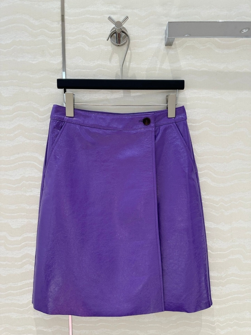 Miu Miu Spring 2025 Collection Patent Leather A-Line Skirt Vibrant Colors. Purple