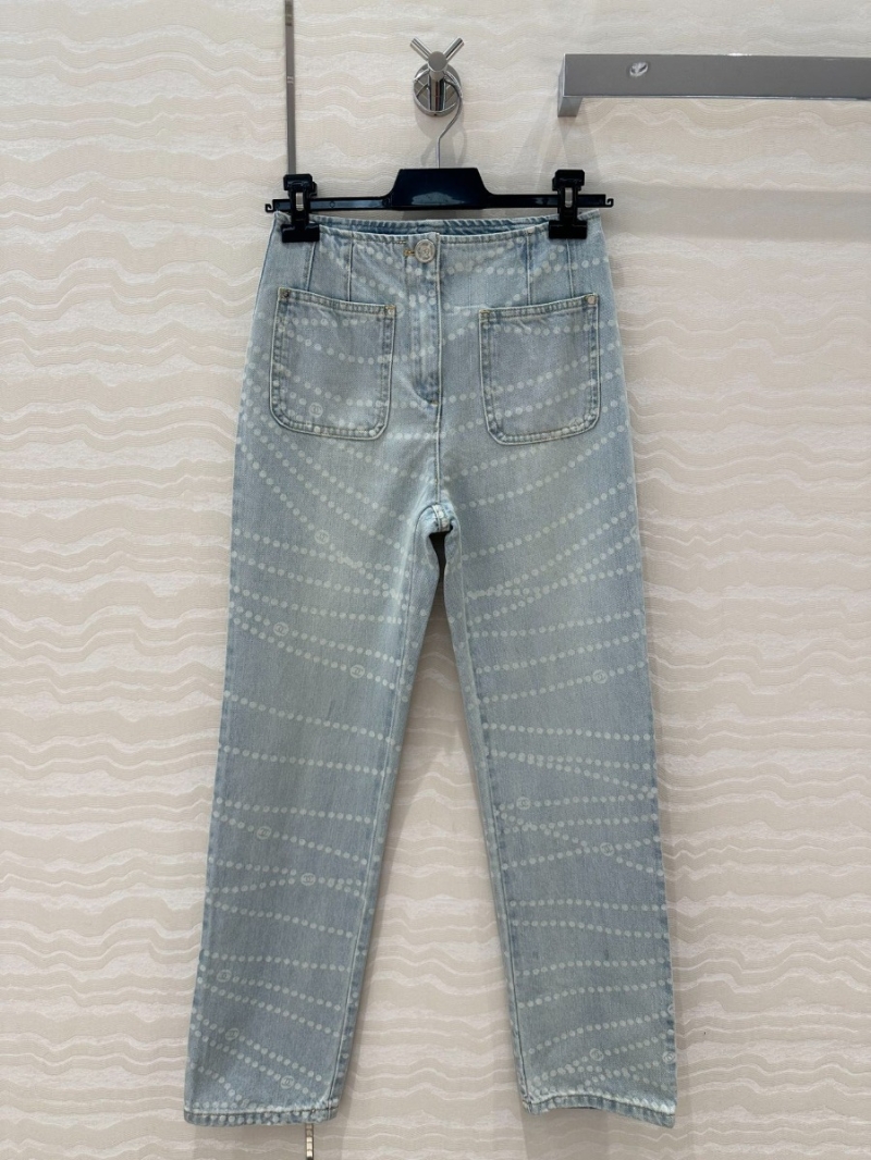 Chanel Coco Girl Elegant Pearl Chain Jeans Retro Wash. Light Blue