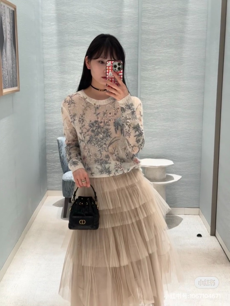 Dior Miss Dior Luxurious Embroidered Sweater Floral Pattern