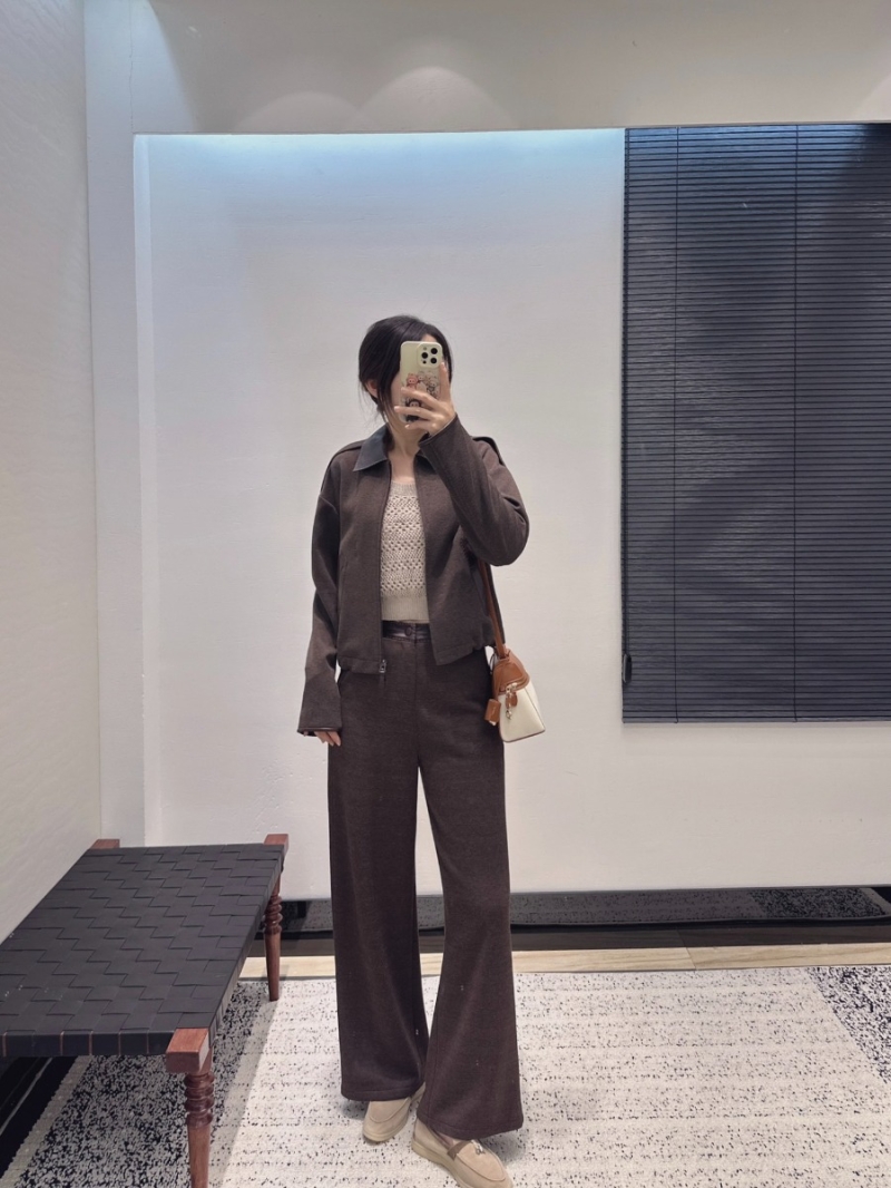 Hermès Limited Edition High-End Short Jacket in Deep Brown — Exclusive Custom Fabric, Acetate-Wool Blend, Leather Trim