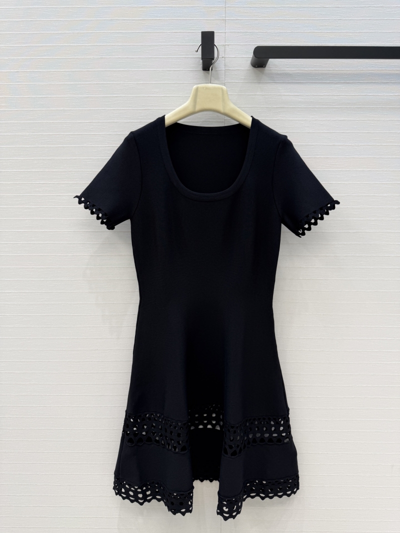 Ala&iuml;a Artisan Custom Yarn Hollow-Out Geometric Knit A-Line Mini Dress