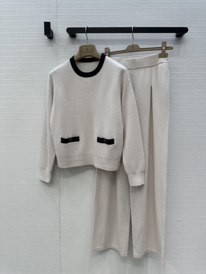 Brunello Cucinelli Exclusive Cashmere Knit Sweater with Copper Chain Trim - Lazy Elegance in Two Colors