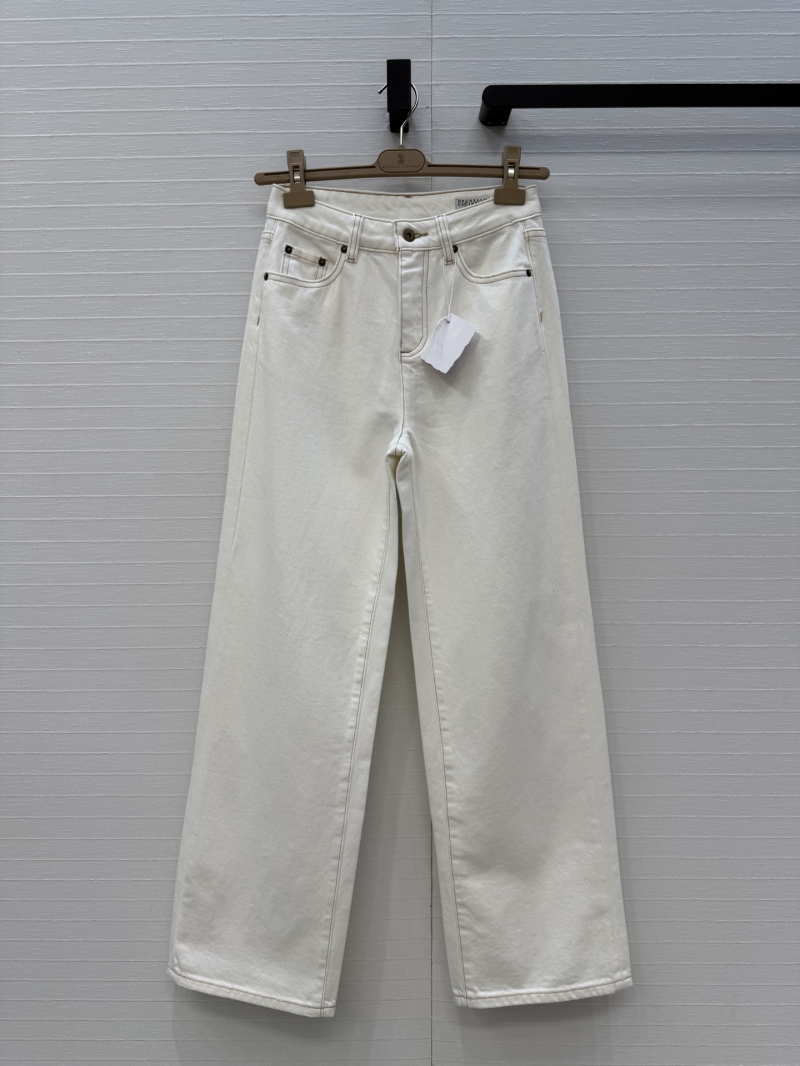 Brunello Cucinelli Premium Imported White Denim Straight-Leg Jeans with Copper Chain Detail