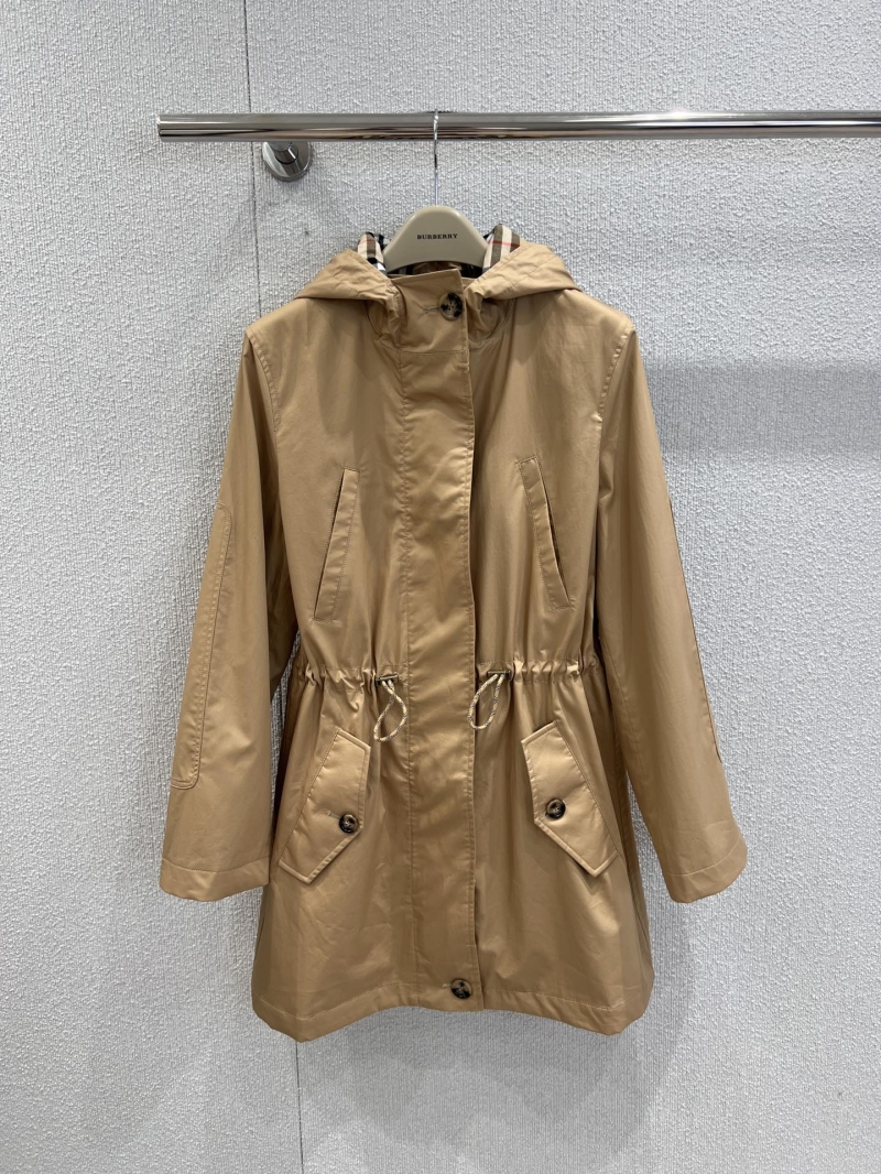 Burberry Luxe Early Autumn Hooded Trench Coat in Golden Brown