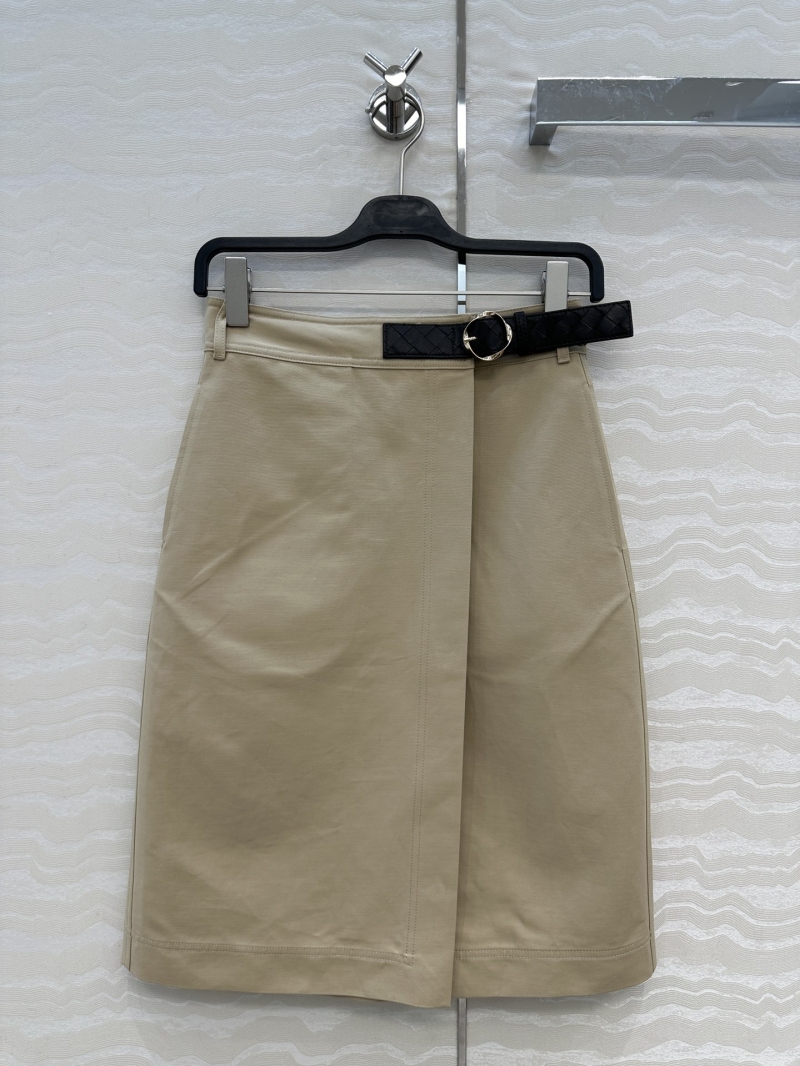 Bottega Veneta Pencil Skirt in Beige - 100% Lamb Leather, Hand-Woven, Tailored Fit