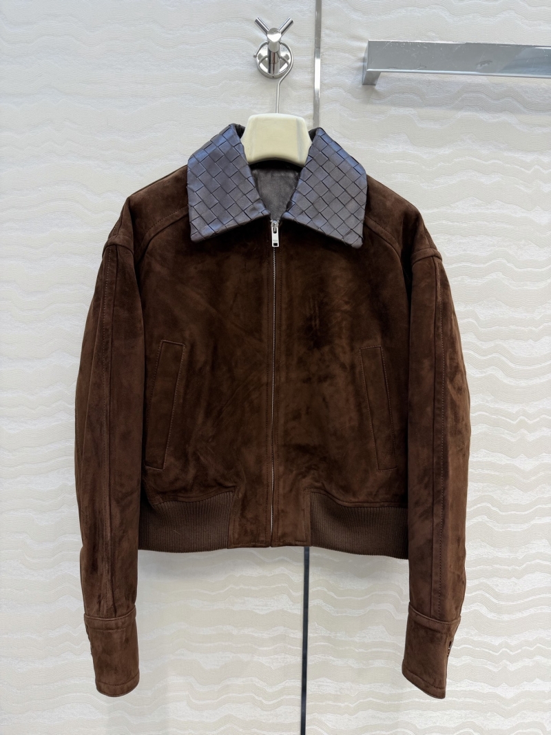 Bottega Veneta Sumptuous 100% Suede Lambskin Jacket with Artisan Woven Leather Collar in Chocolate Brown