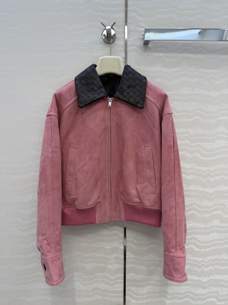 Bottega Veneta Exquisite Suede Lambskin Barn Jacket with Woven Intrecciato Collar in Rose