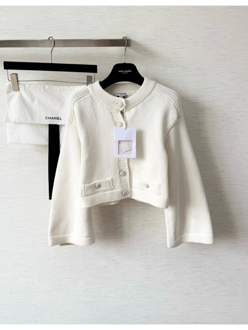 Chanel 25B Exclusively Crafted Hand-Knitted Cardigan in Cream