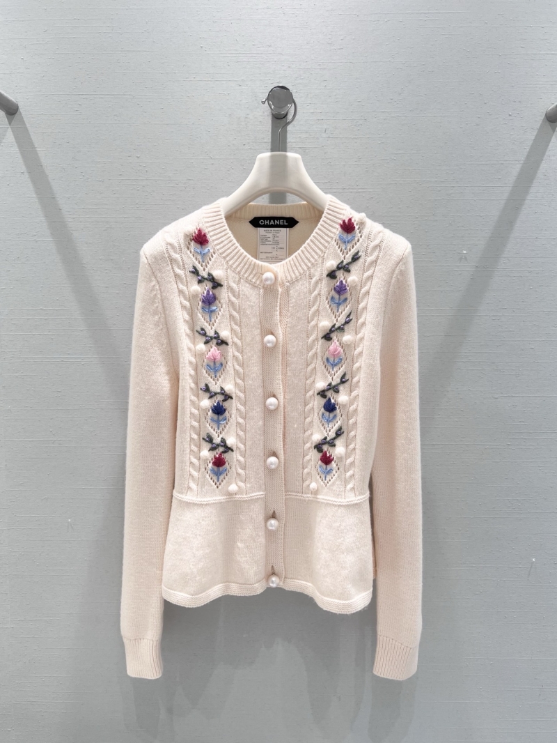 CHANEL Women's Wool Knit Cardigan with Hand-Embroidered Floral Motifs and Pearl Buttons, Soft Beige, Artisan Couture-Inspired Design