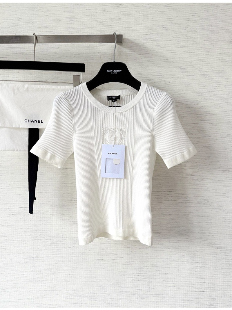 Chanel Off-White Ribbed Knit Short-Sleeve Top with Embroidered Logo - Timeless Luxury, Slim Fit