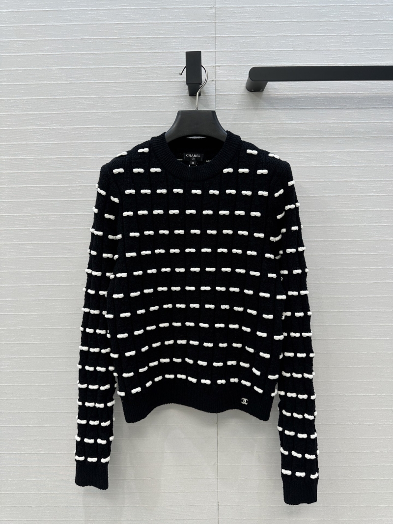 Chanel Coco 25K New Arrival Black & White Bow-Knit Long-Sleeve Sweater — Imported Blended Yarn, Classic Fit, 3D Bow Motifs