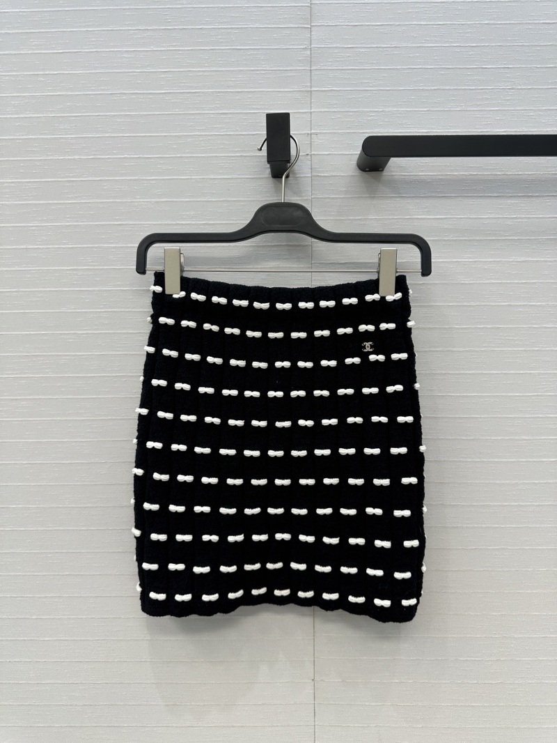 Chanel Coco 25K New Arrival Black Knit Pencil Skirt with White Bow Motif - Imported Blended Yarn, Figure-Hugging Fit