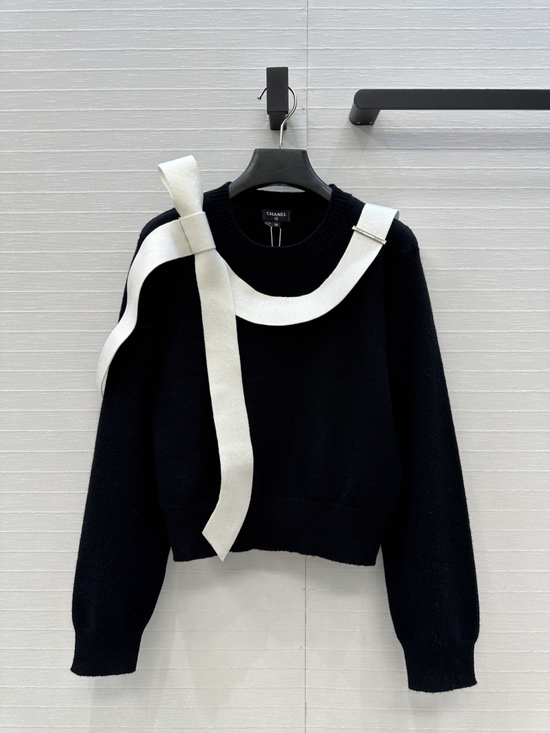 Chanel Coco 25K New Arrival Black & White Bow Detail Knit Sweater - Imported Blended Yarn, Slim-Fit Round Neck