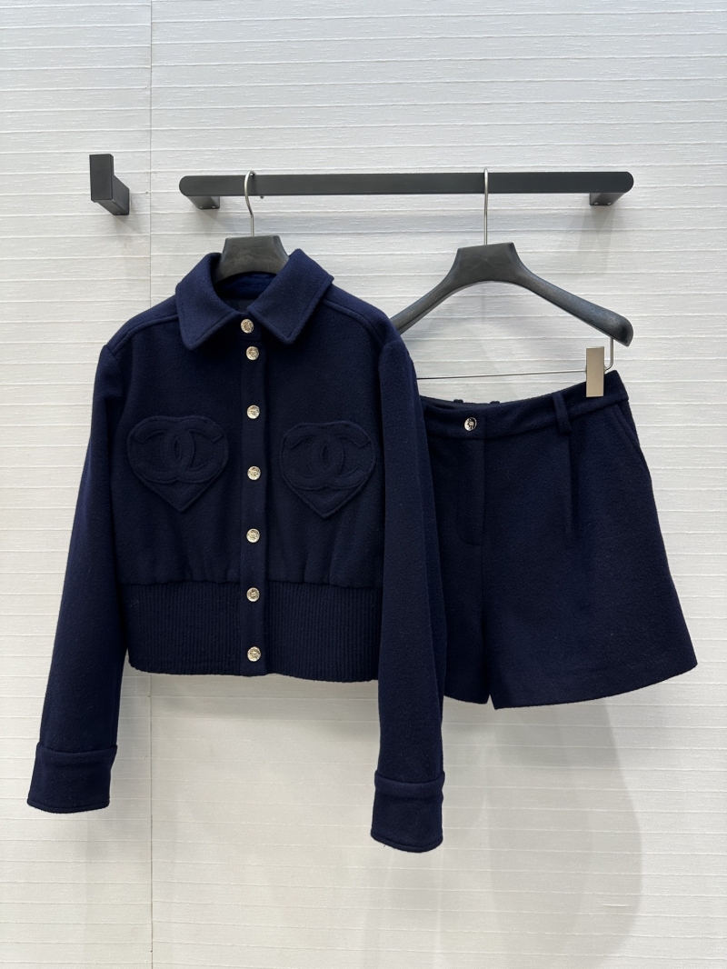 Chanel Navy Blue Cropped Wool Jacket with Heart-Shaped CC Pocket Embroidery