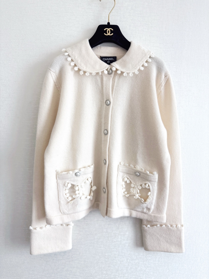 Chanel 25K Sweet Style Bow???? Cut-Out Pocket Peter Pan Collar Cardigan - Timeless Ivory Wool-Blend Knit with Embroidered Butterfly & Pom-Pom Details