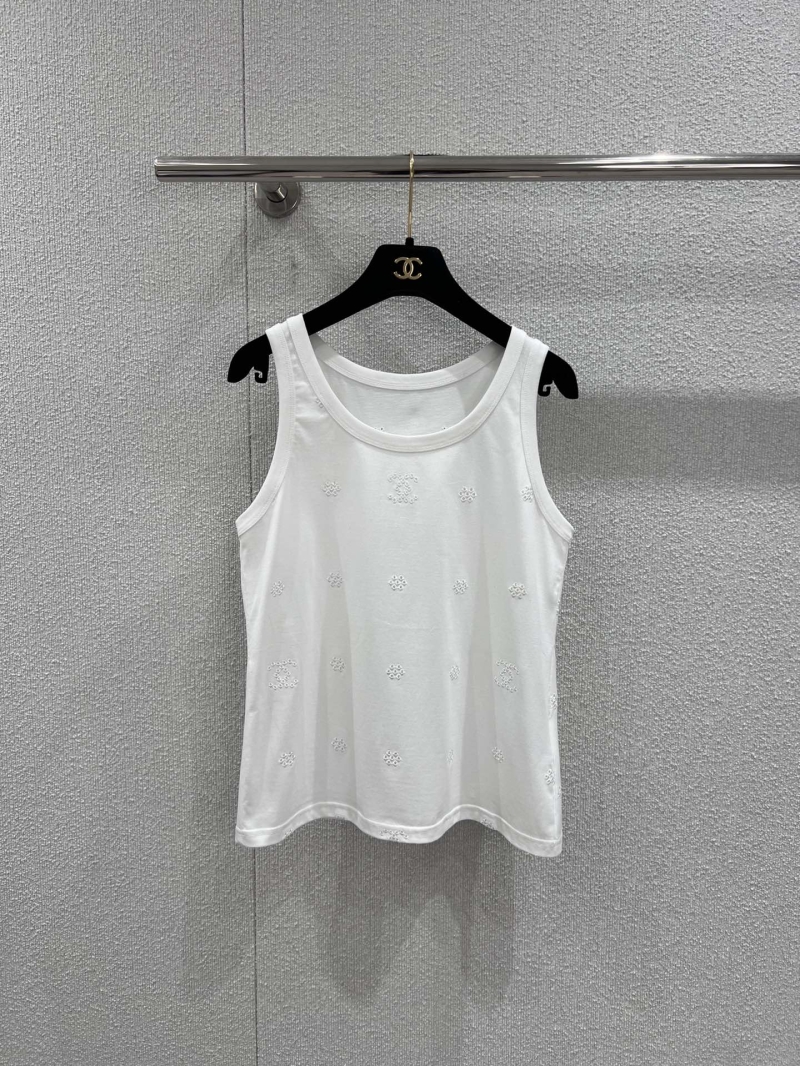 Chanel 26C Métiers d'Art Double C Openwork Flower Embroidered Tank Top in White