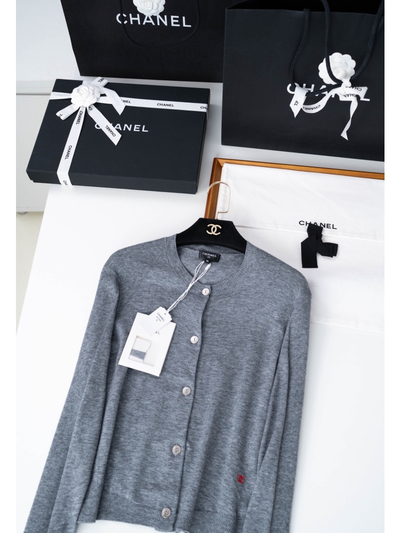 Chanel Cashmere-Silk Blend Embroidered Knit Cardigan in Heathered Gray