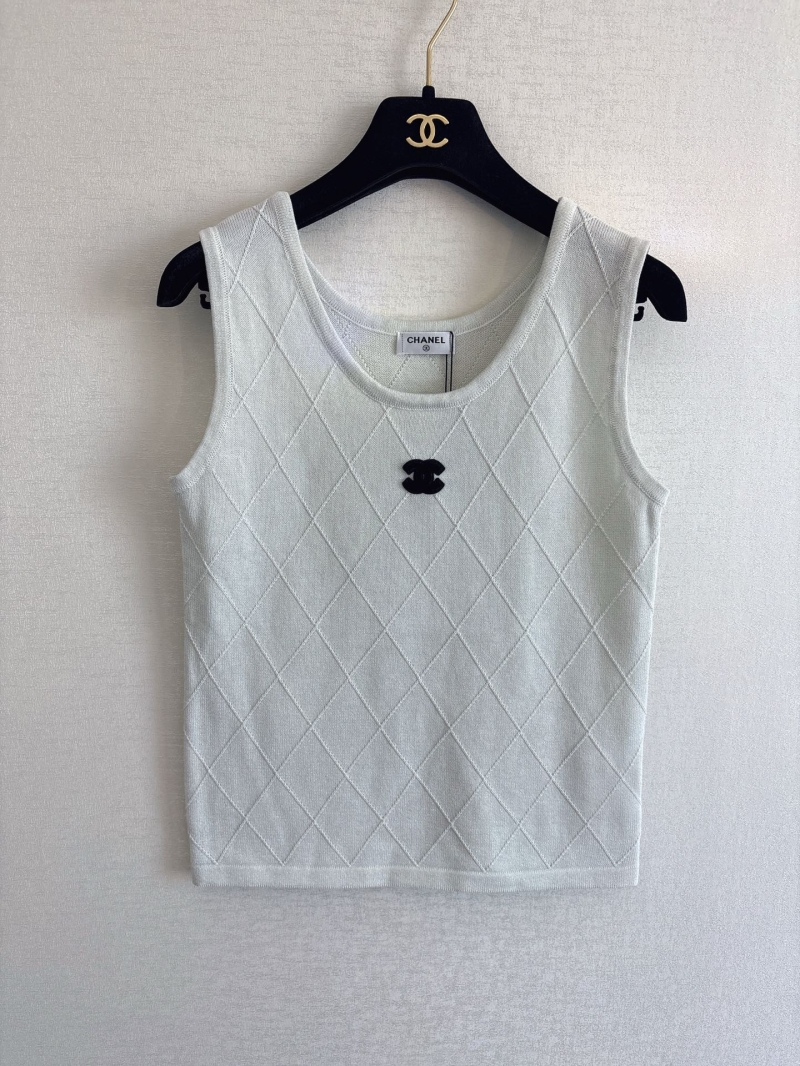 Chanel Diamond-Grid Knit Sleeveless Vest in Ivory White