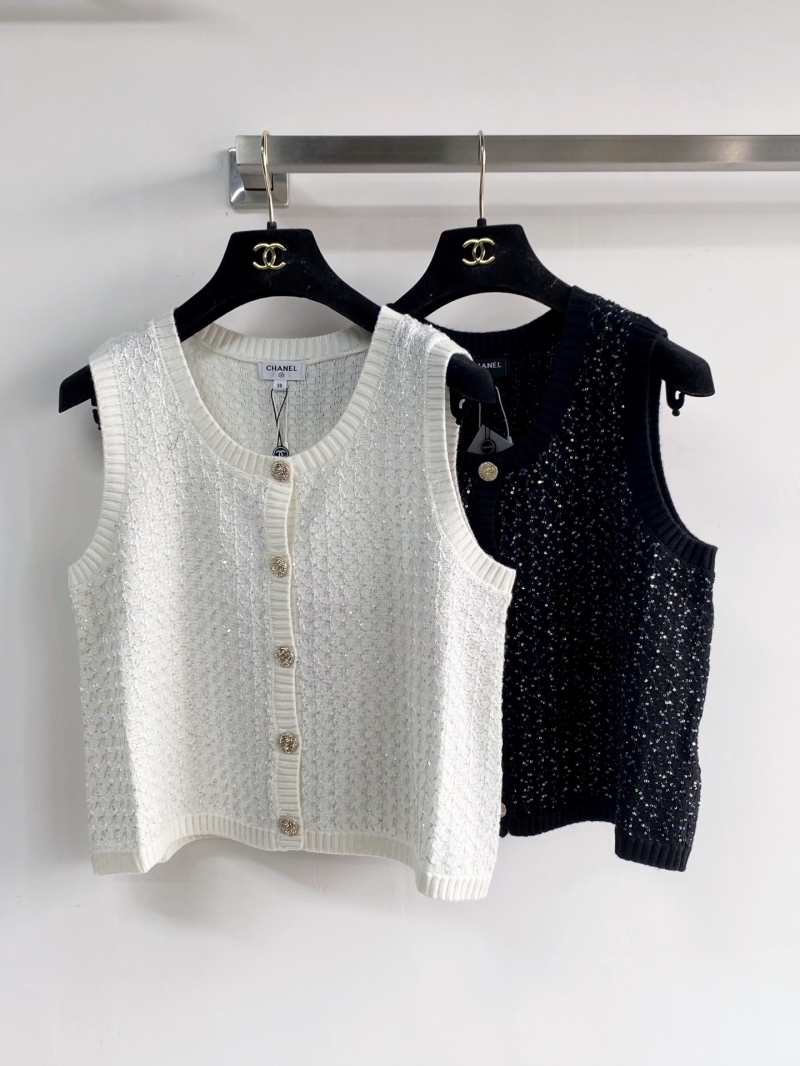 Chanel Exquisite Shimmering Textured Knit Vest in Crisp White