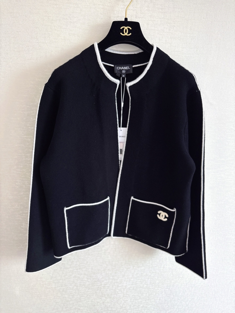 Chanel Signature Contrast Trim Knit Cardigan - Timeless Black & White
