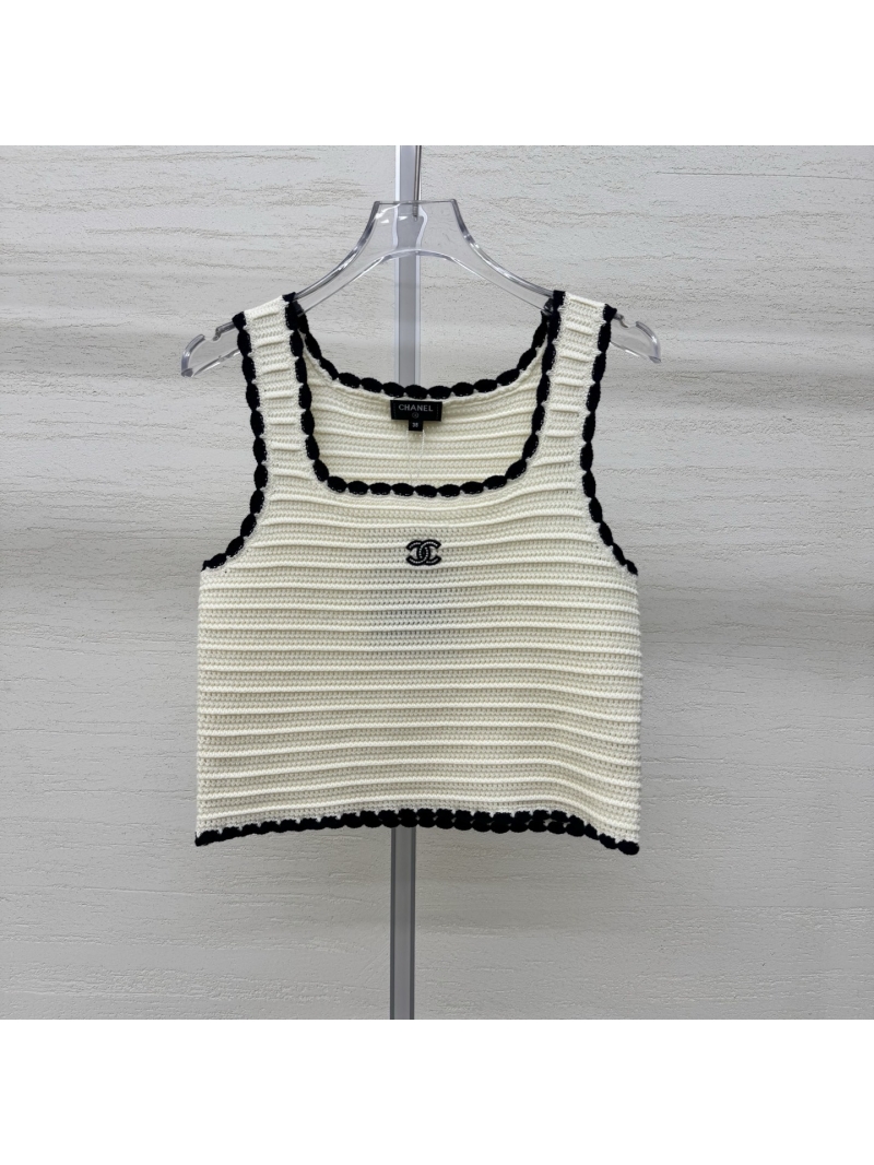 Chanel Signature Ribbed Knit Cropped Vest in Ivory and Black
